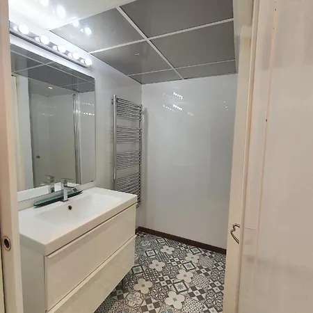 Couleur St Martin Apartment Paris